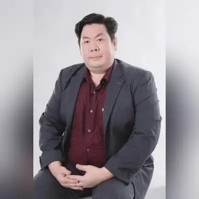 杨露建